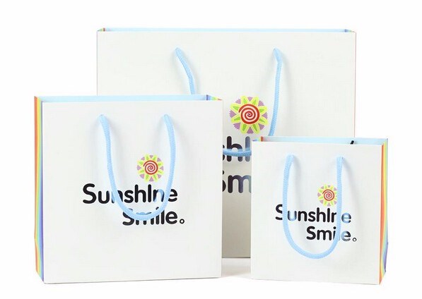 手表禮品紙袋訂做選單銅紙與特種紙的區(qū)別? 手表禮品紙袋訂做選單銅紙與特種紙的區(qū)別?
